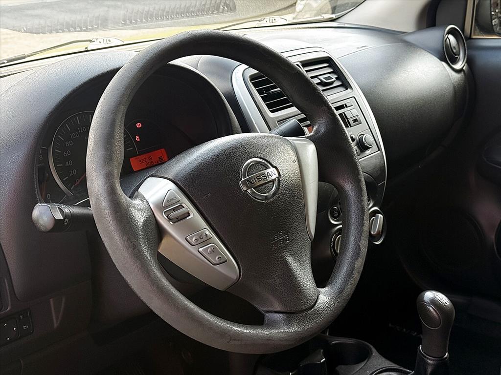 Nissan Versa - 1.0 12V FLEX S 4P MANUAL