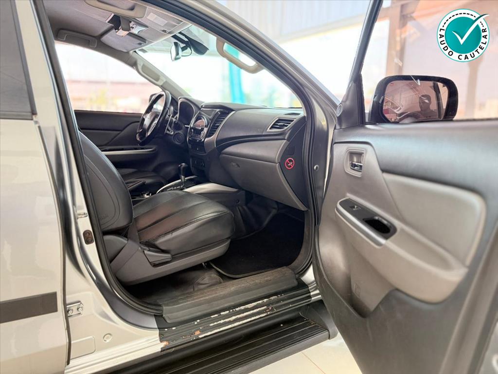 L200 TRITON 2.4 16V TURBO DIESEL OUTDOOR HPE-S CD 4X4 AUTOMÁTICO14