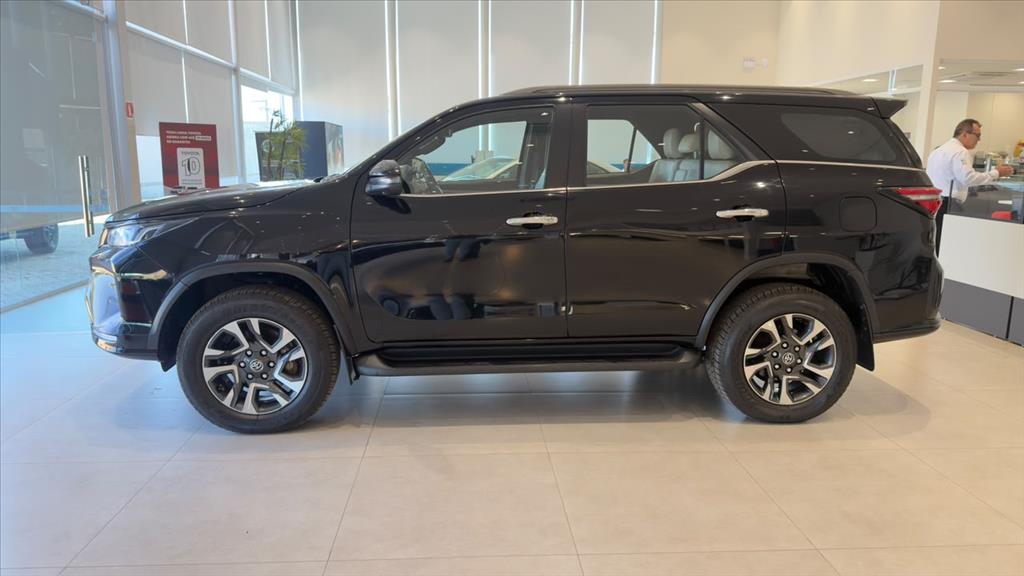 HILUX SW4 2.8 D-4D TURBO DIESEL DIAMOND 7L 4X4 AUTOMÁTICO6