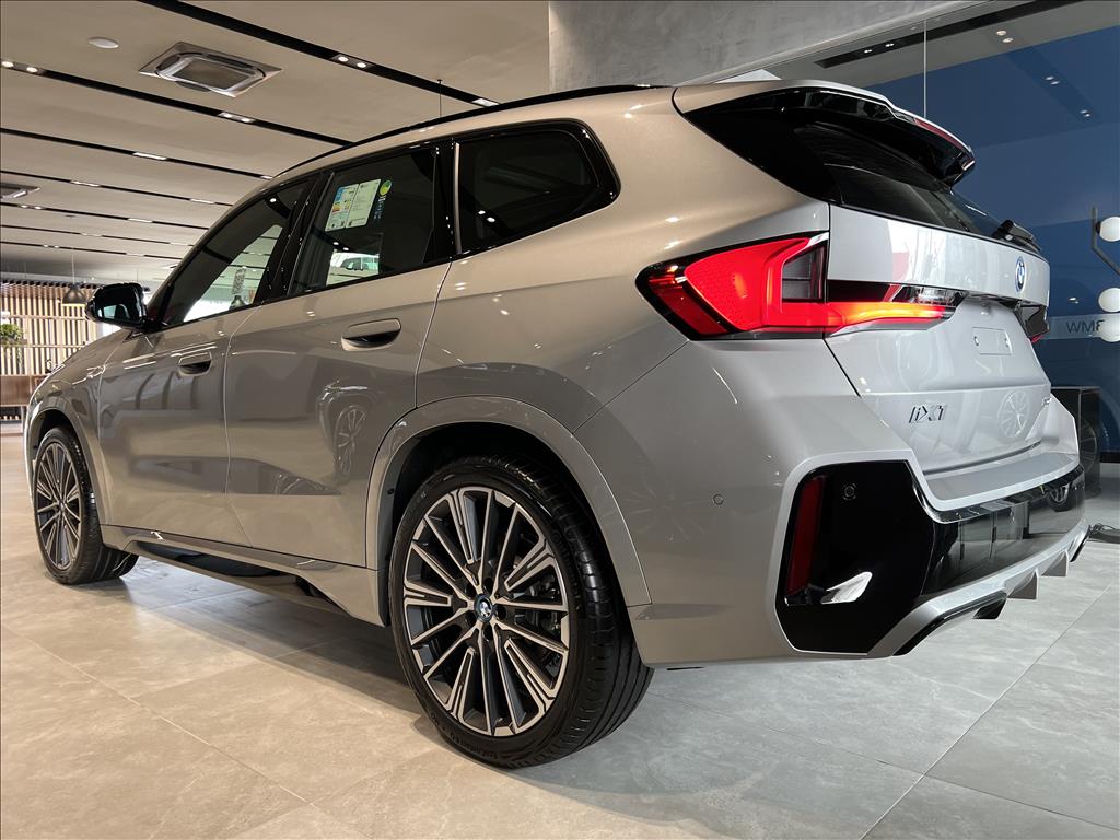 iX1 ELÉTRICO XDRIVE30 M SPORT9