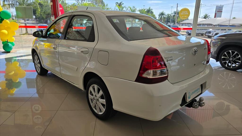 ETIOS 1.5 X PLUS SEDAN 16V FLEX 4P AUTOMÁTICO4