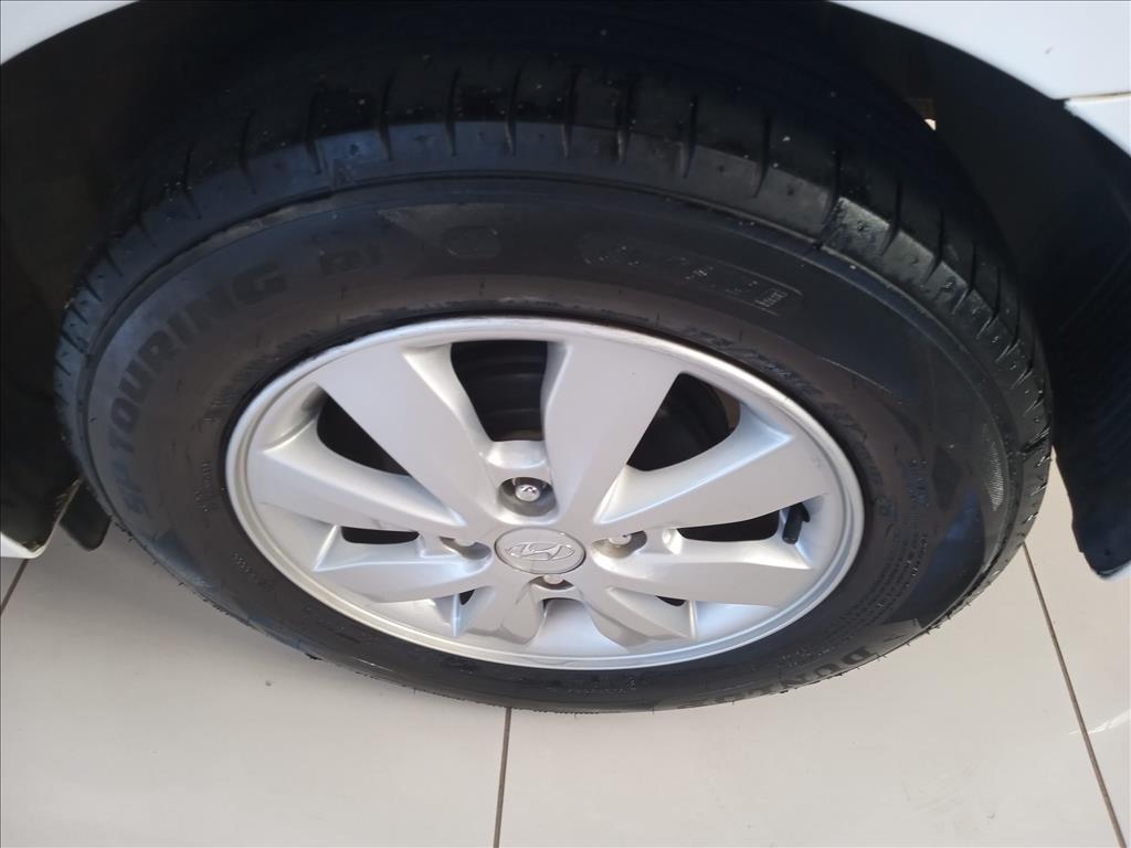 HB20S 1.6 COMFORT PLUS 16V FLEX 4P AUTOMÁTICO