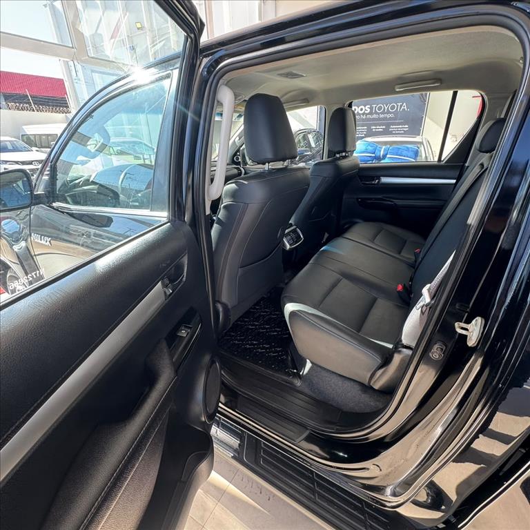 HILUX 2.8 D-4D TURBO DIESEL CD SRX 4X4 AUTOMÁTICO11