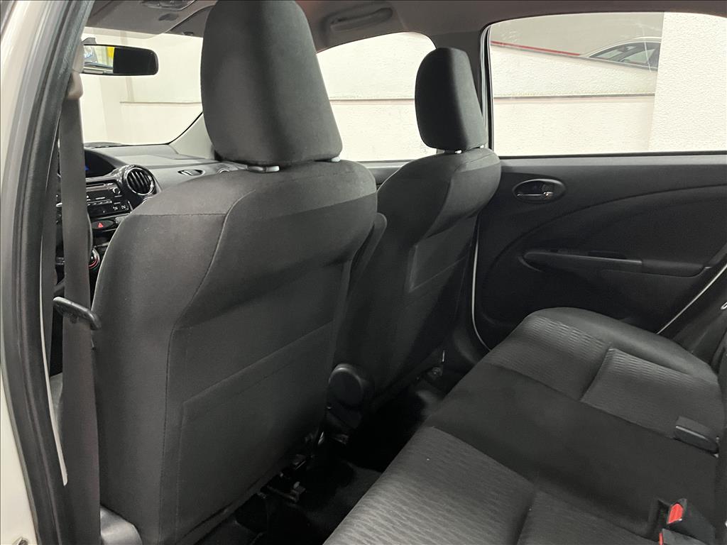 ETIOS 1.5 X PLUS 16V FLEX 4P AUTOMÁTICO11