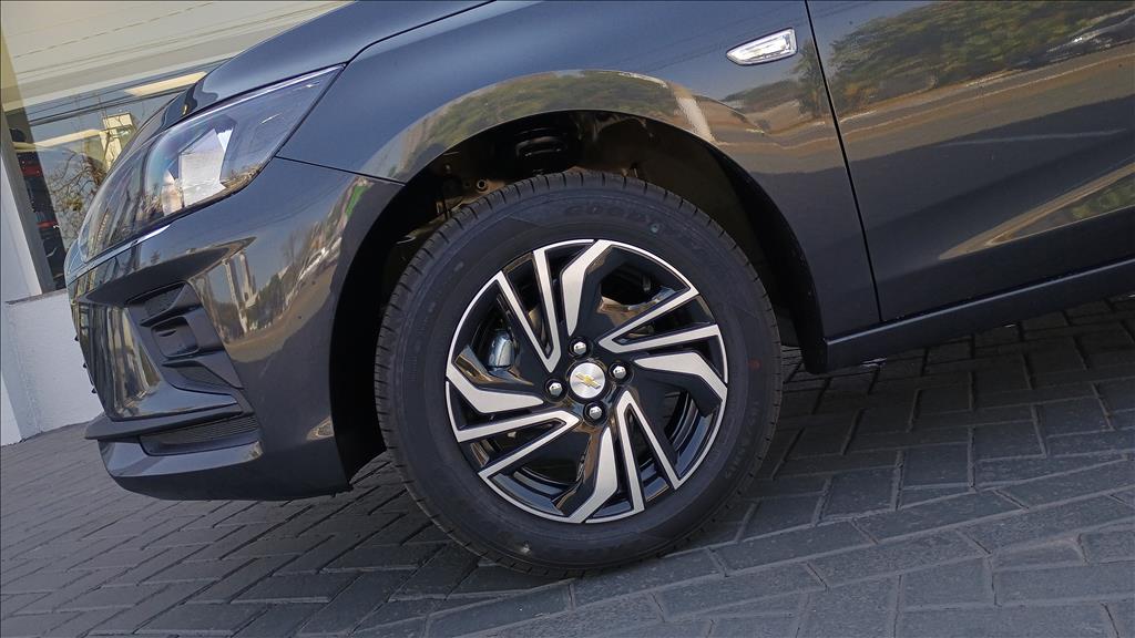 ONIX PLUS 1.0 TURBO FLEX AUTOMÁTICO8