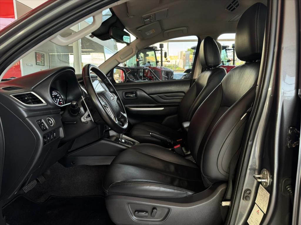 Mitsubishi-L200 TRITON-2.4 16V TURBO DIESEL SPORT HPE-S CD 4P 4X4 AUTOMÁTICO