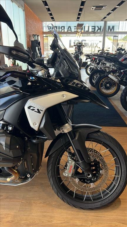 R 1300 GS TRIPLE BLACK1