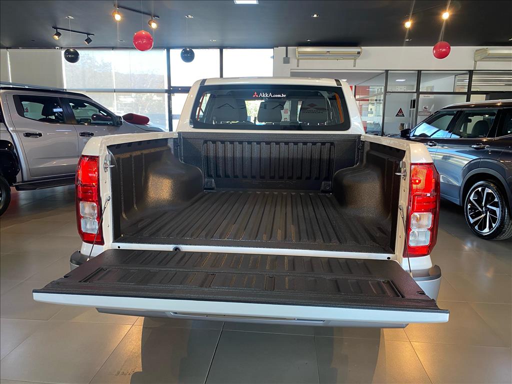 Mitsubishi-TRITON-2.4 BITURBO DIESEL CD GLS 4X4 AUTOMÁTICO