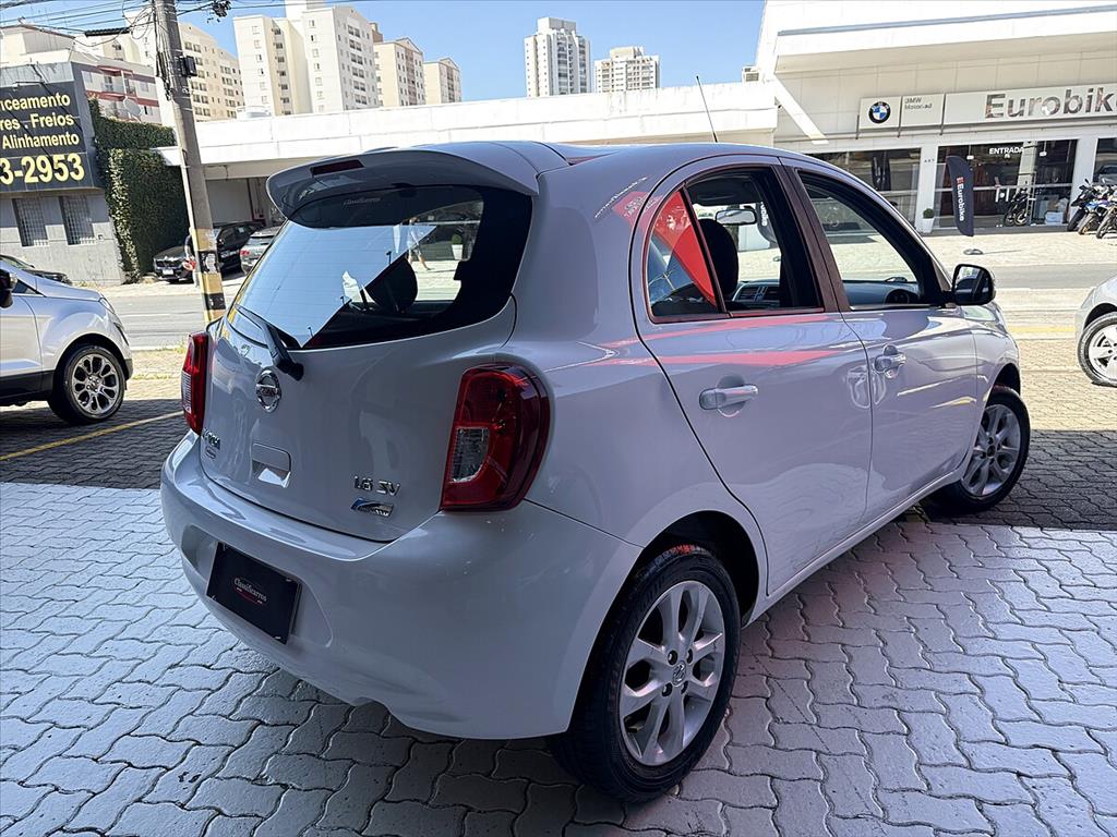 Nissan March - 1.6 SV 16V FLEXSTART 4P XTRONIC