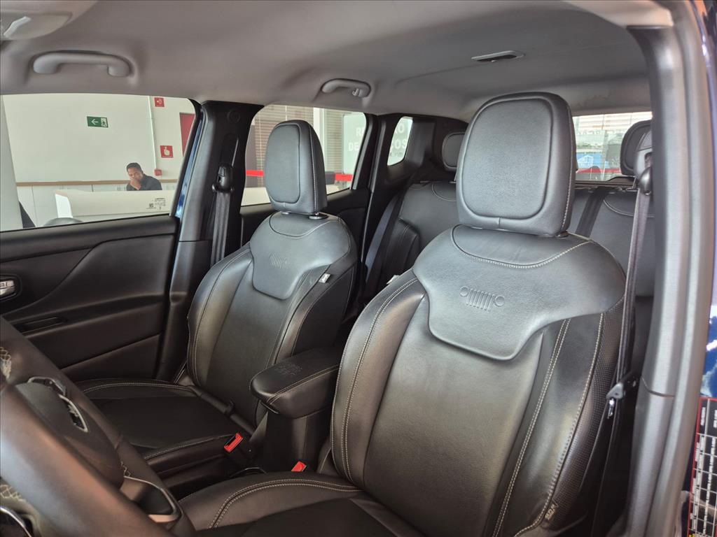 Jeep-RENEGADE-1.3 T270 TURBO FLEX LONGITUDE AT6