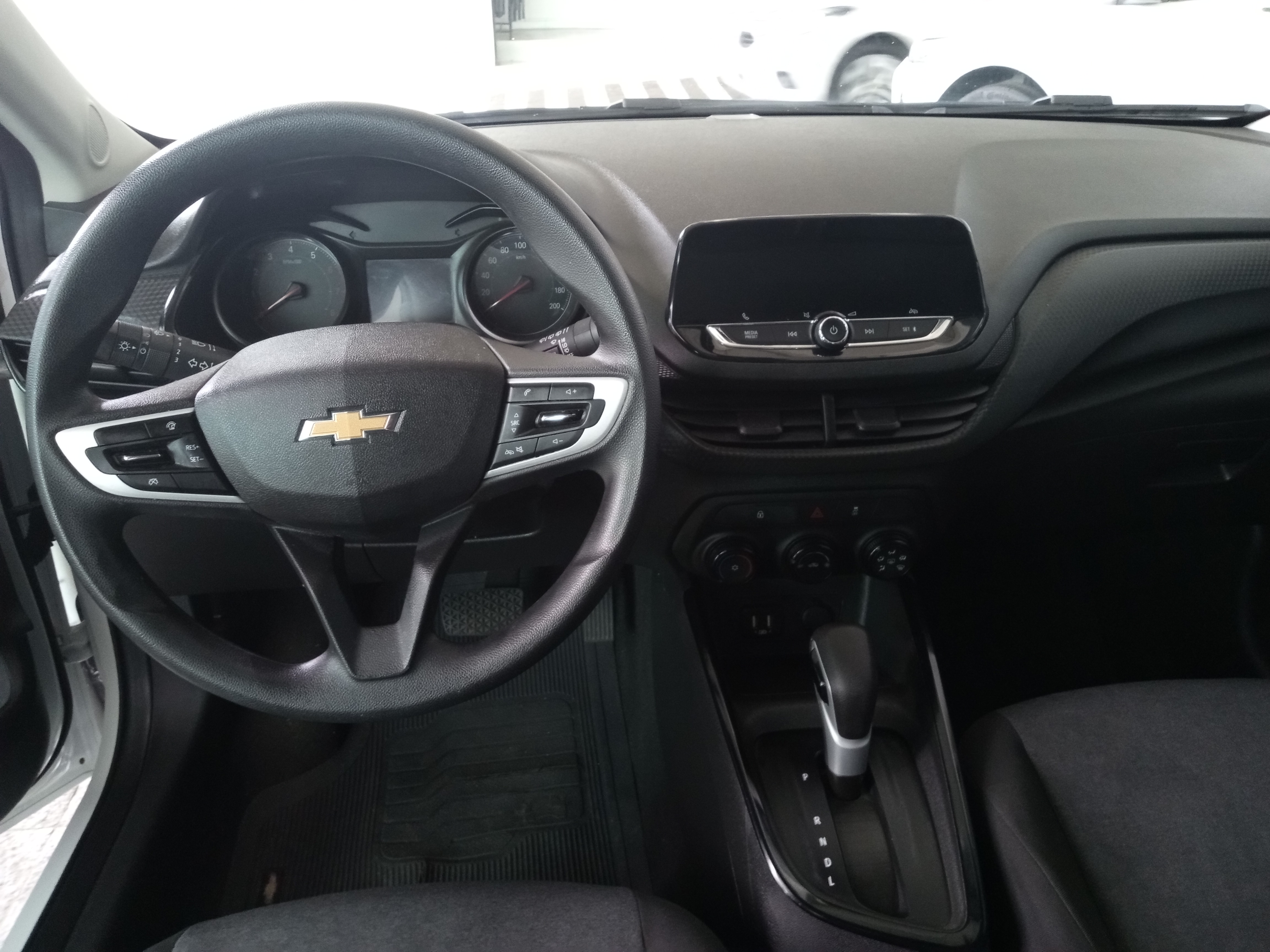 ONIX 1.0 TURBO FLEX AUTOMÁTICO9