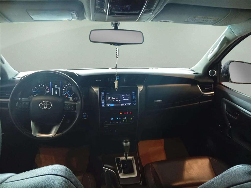 HILUX SW4 2.8 D-4D TURBO DIESEL SRX PLATINUM 7L 4X4 AUTOMÁTICO6