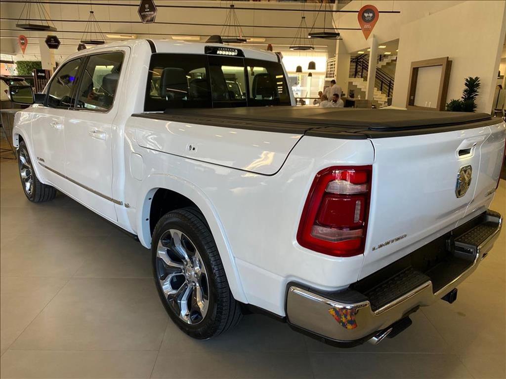 1500 5.7 V8 GASOLINA LIMITED CD 4X4 AUTOMÁTICO3