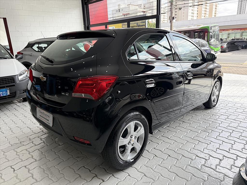 Chevrolet Onix - 1.4 MPFI LT 8V FLEX 4P MANUAL