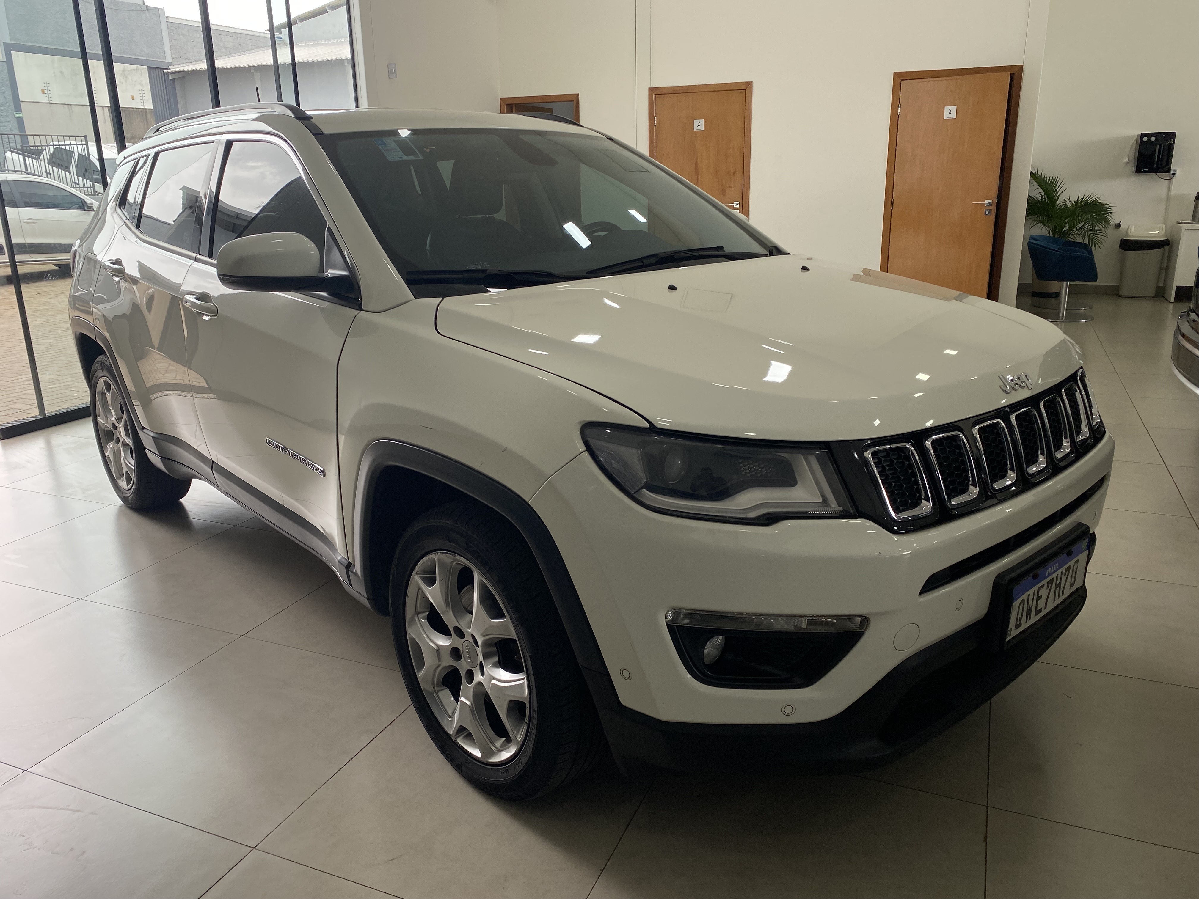 COMPASS 2.0 16V FLEX LONGITUDE AUTOMÁTICO