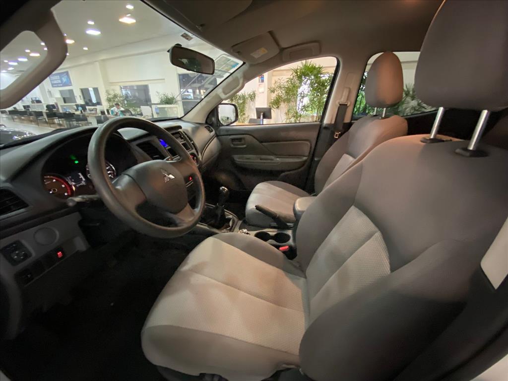 L200 TRITON 2.4 16V TURBO DIESEL GL CD 4X4 MANUAL11