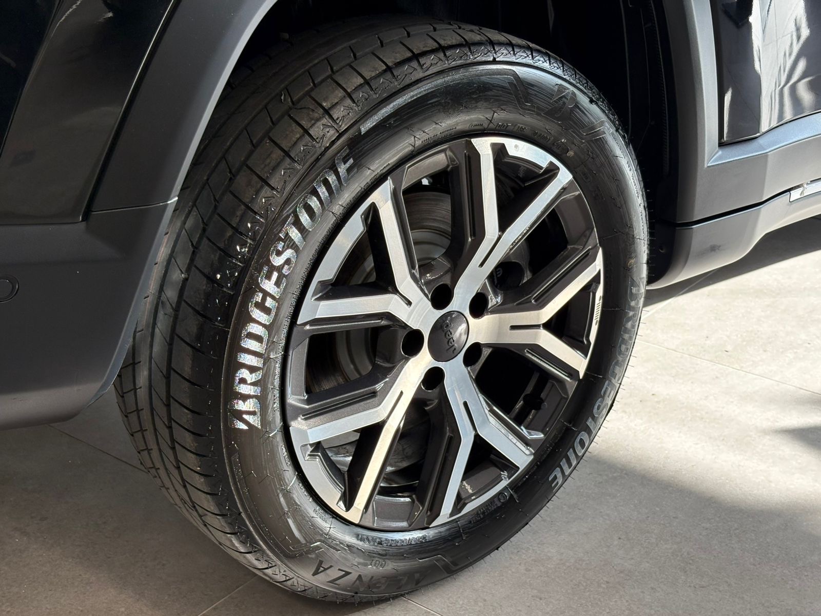 COMMANDER 1.3 T270 TURBO MHEV LIMITED AT618