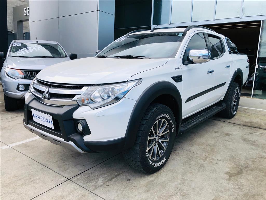 L200 TRITON 2.4 16V TURBO DIESEL SPORT HPE-S CD 4P 4X4 AUTOMÁTICO0