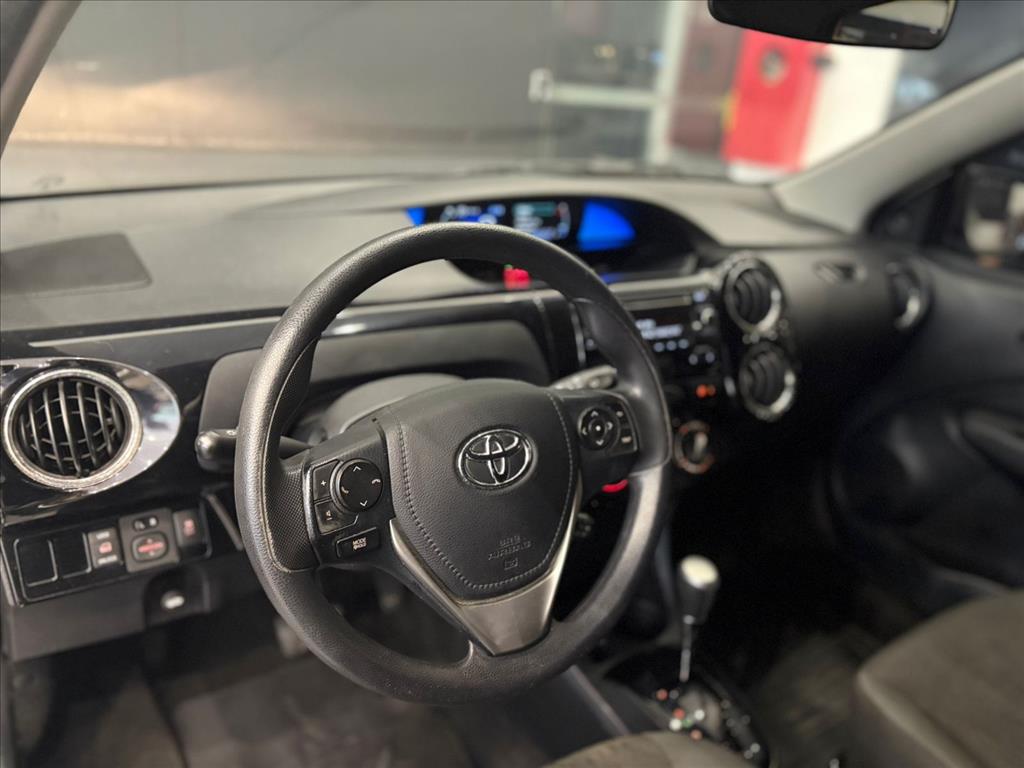 ETIOS 1.5 X PLUS 16V FLEX 4P AUTOMÁTICO3
