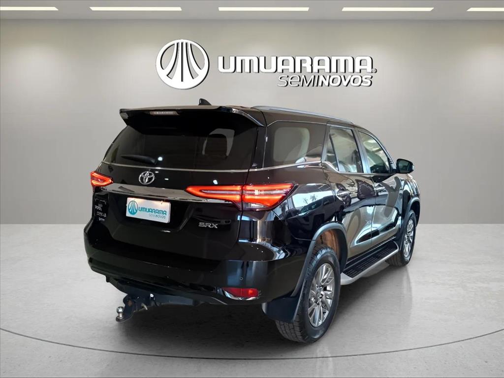 HILUX SW4 2.8 D-4D TURBO DIESEL SRX 7L 4X4 AUTOMÁTICO3