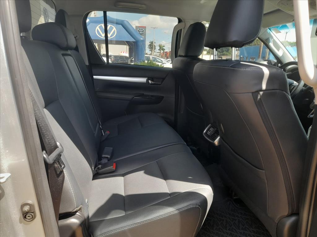 HILUX 2.8 D-4D TURBO DIESEL CD SRX 4X4 AUTOMÁTICO12