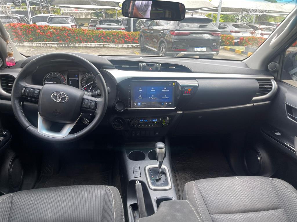 HILUX 2.8 D-4D TURBO DIESEL CD SR 4X4 AUTOMÁTICO4