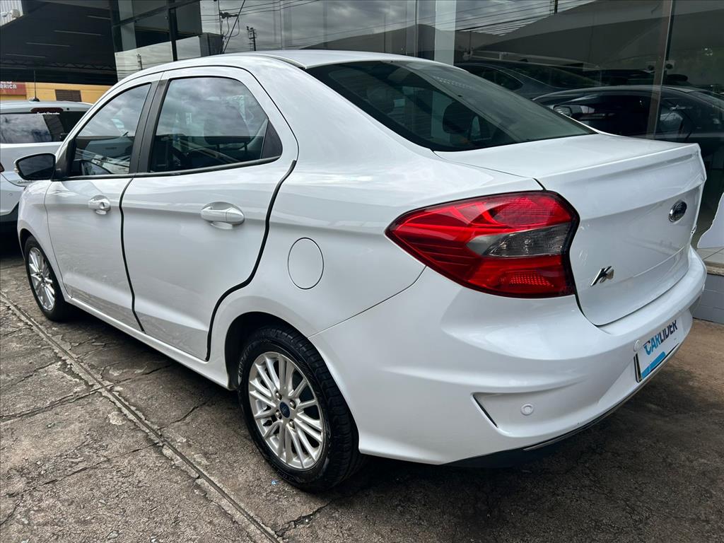 KA 1.5 TI-VCT FLEX TITANIUM SEDAN AUTOMÁTICO3