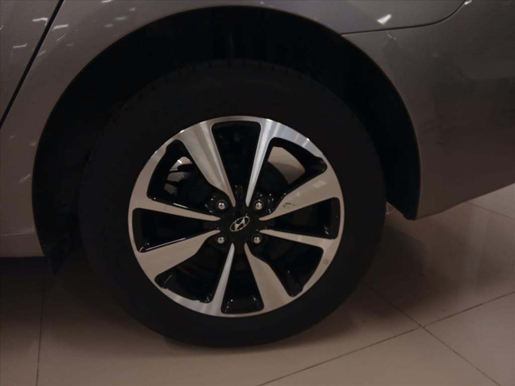 Hyundai-HB20S-1.6 PREMIUM 16V FLEX 4P AUTOMÁTICO