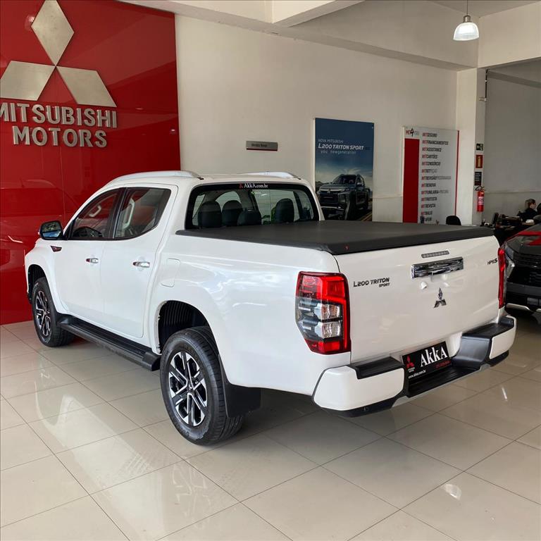 Mitsubishi-L200 TRITON-2.4 16V TURBO DIESEL SPORT HPE-S CD 4P 4X4 AUTOMÁTICO