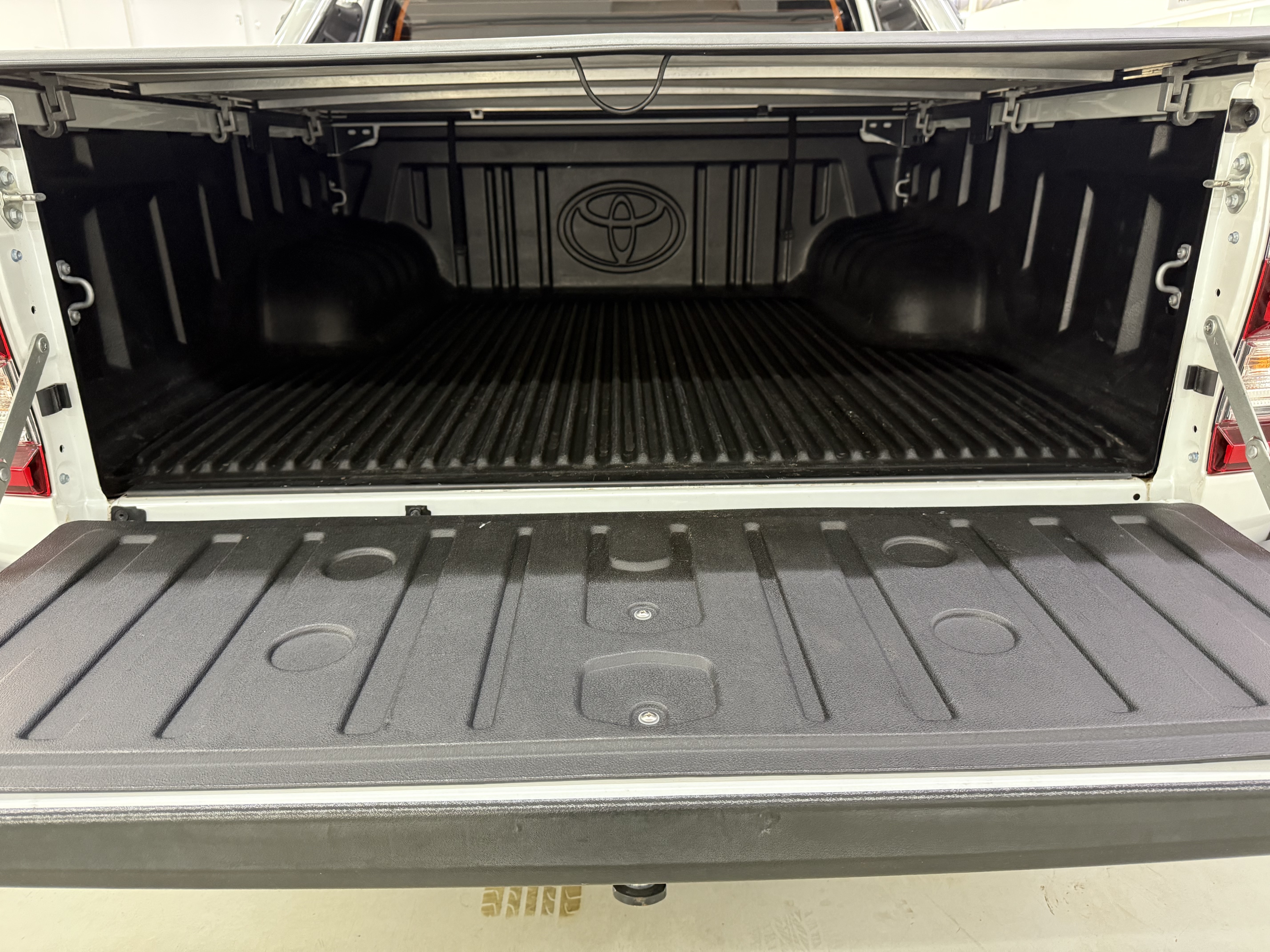 HILUX 2.8 D-4D TURBO DIESEL CD SRX 4X4 AUTOMÁTICO6