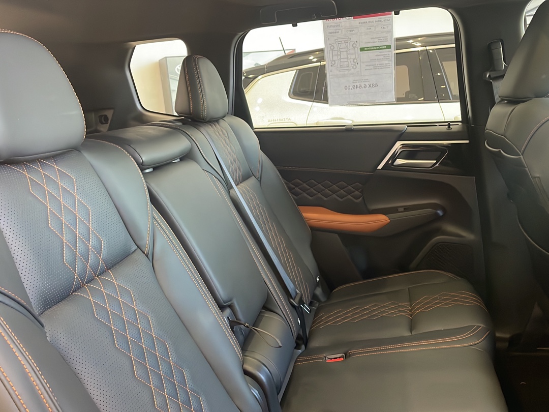 OUTLANDER 2.4 PHEV SIGNATURE S-AWC DHT13