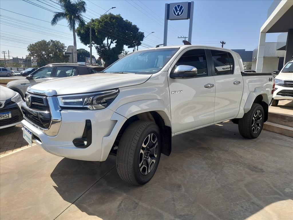 HILUX 2.8 D-4D TURBO DIESEL CD SRX 4X4 AUTOMÁTICO
