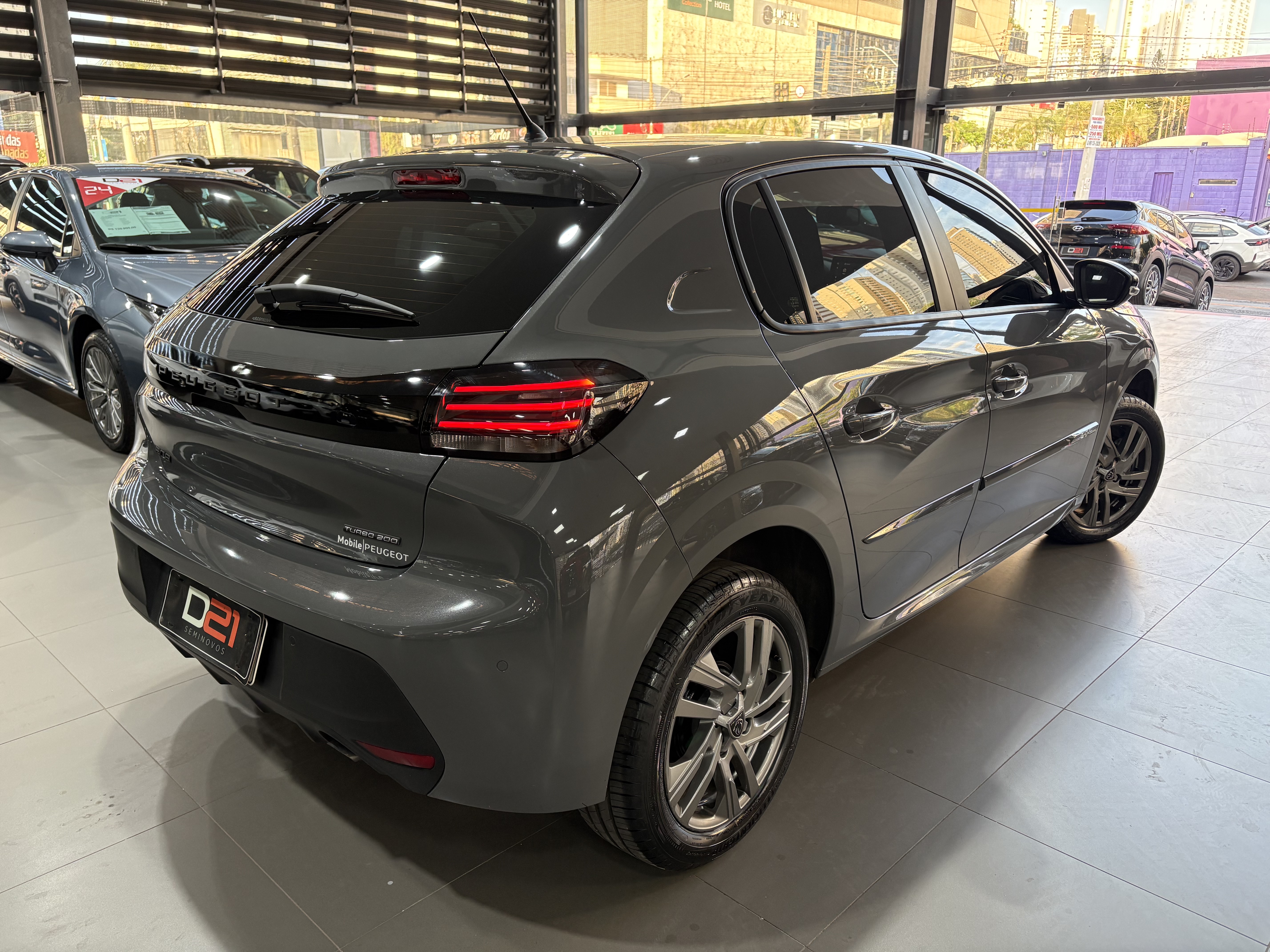Peugeot-2008-1.0 TURBO 200 FLEX ALLURE CVT