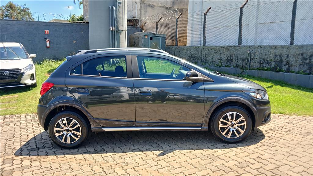 ONIX 1.4 MPFI ACTIV 8V FLEX 4P AUTOMÁTICO3