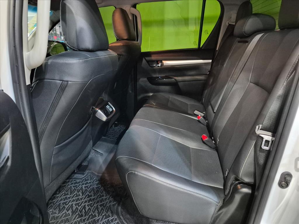 HILUX 2.8 D-4D TURBO DIESEL CD SRX 4X4 AUTOMÁTICO5