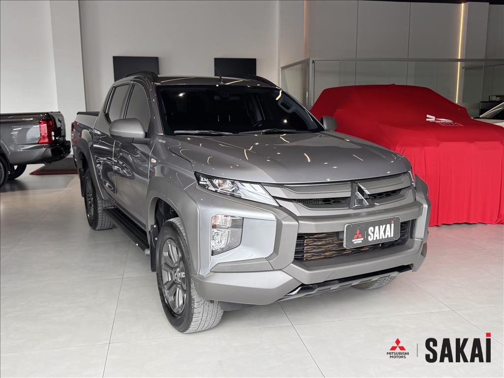 Mitsubishi-L200 TRITON-2.4 16V TURBO DIESEL SPORT OUTDOOR PLUS CD 4P 4X4 AUTOMÁTICO