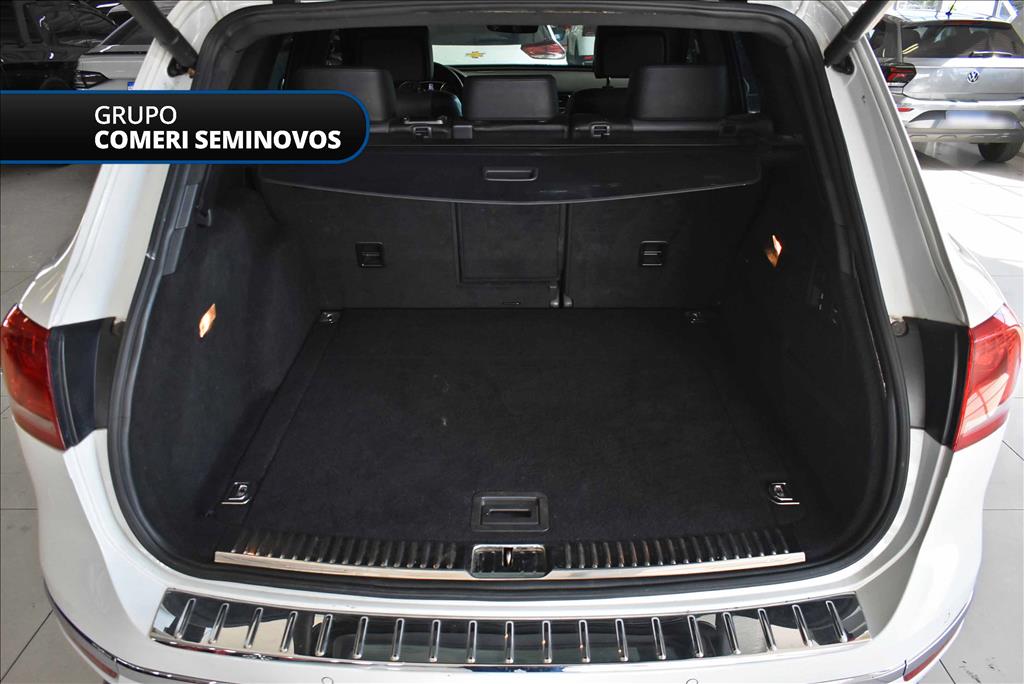 TOUAREG 4.2 R LINE V8 32V GASOLINA 4P TIPTRONIC4