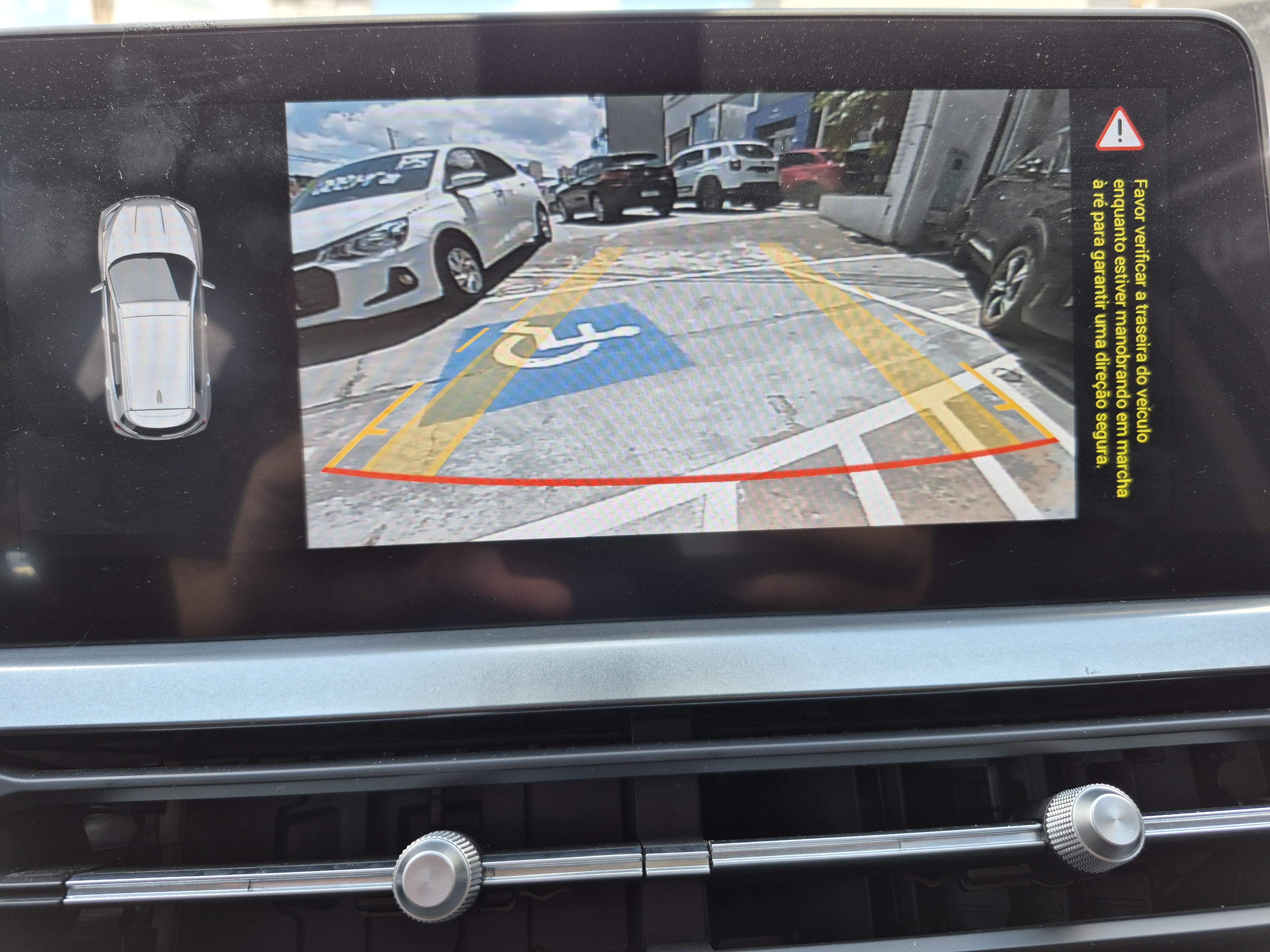 Foto ilustrativa do carro