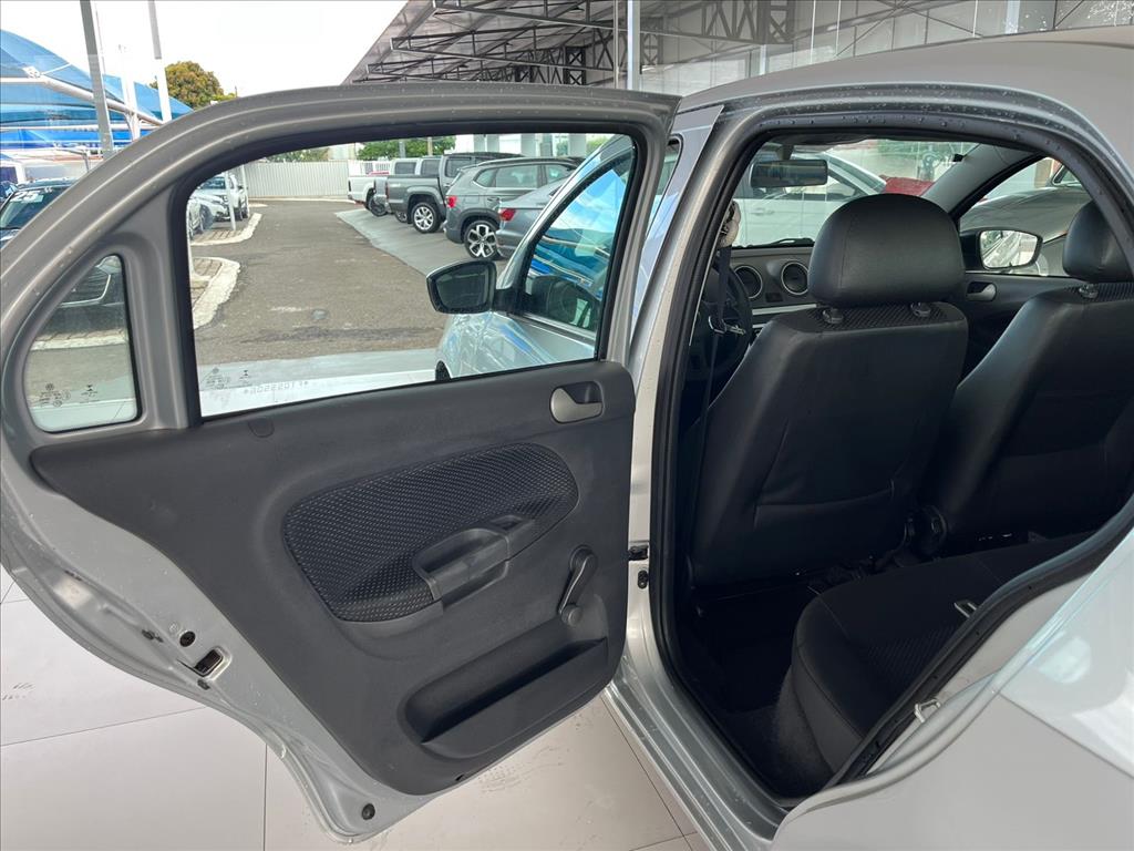 VOYAGE 1.0 MI TRENDLINE 8V FLEX 4P MANUAL16