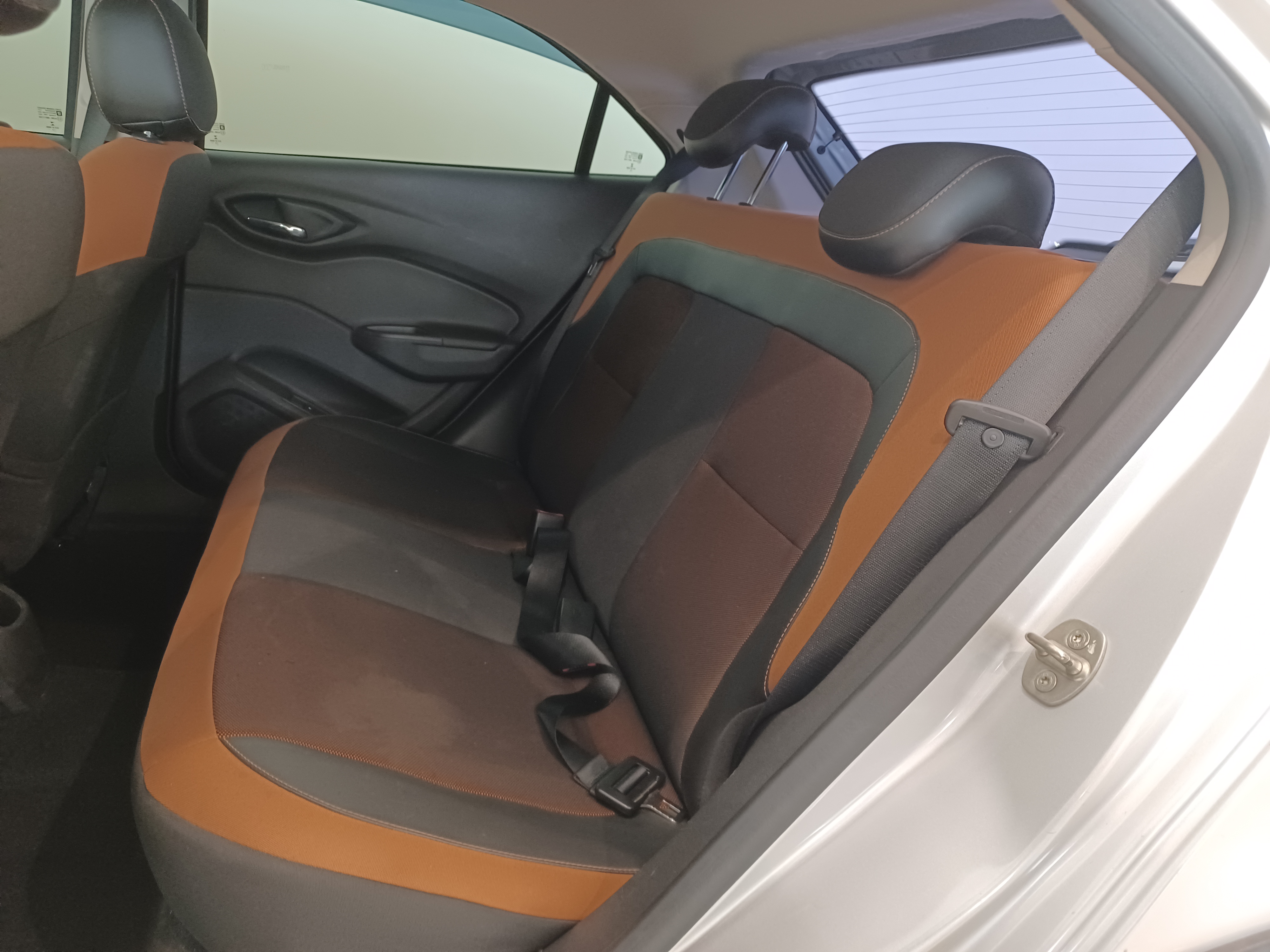 GM - Chevrolet-ONIX-1.4 MPFI ACTIV 8V FLEX 4P AUTOMÁTICO