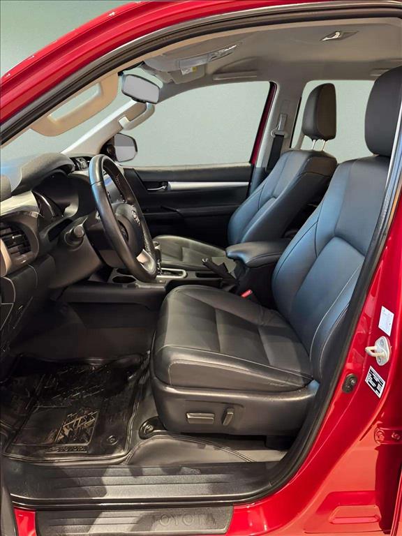 HILUX 2.8 D-4D TURBO DIESEL CD SRV 4X4 AUTOMÁTICO11
