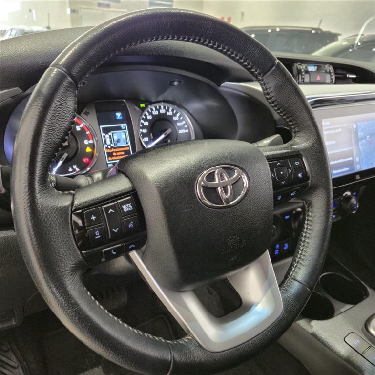 HILUX 2.8 D-4D TURBO DIESEL CD SRX 4X4 AUTOMÁTICO11