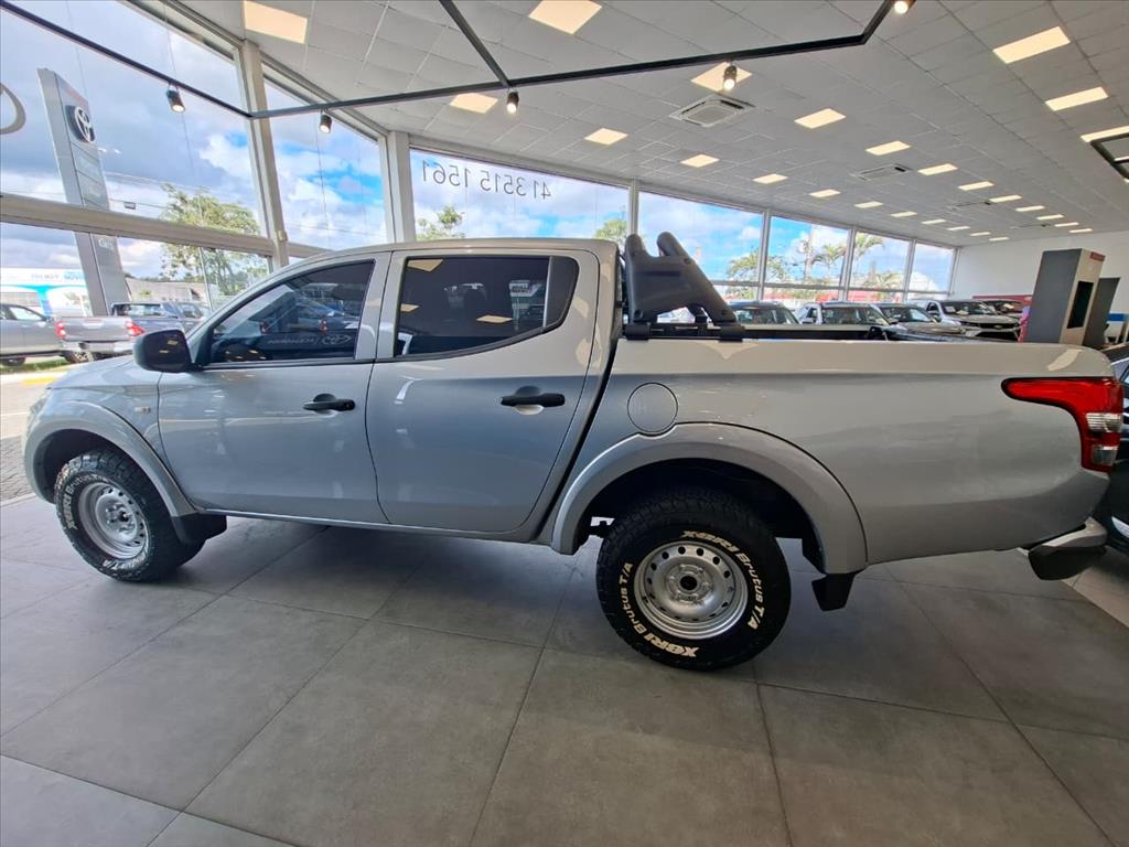 L200 TRITON 2.4 16V TURBO DIESEL GL CD 4X4 MANUAL3