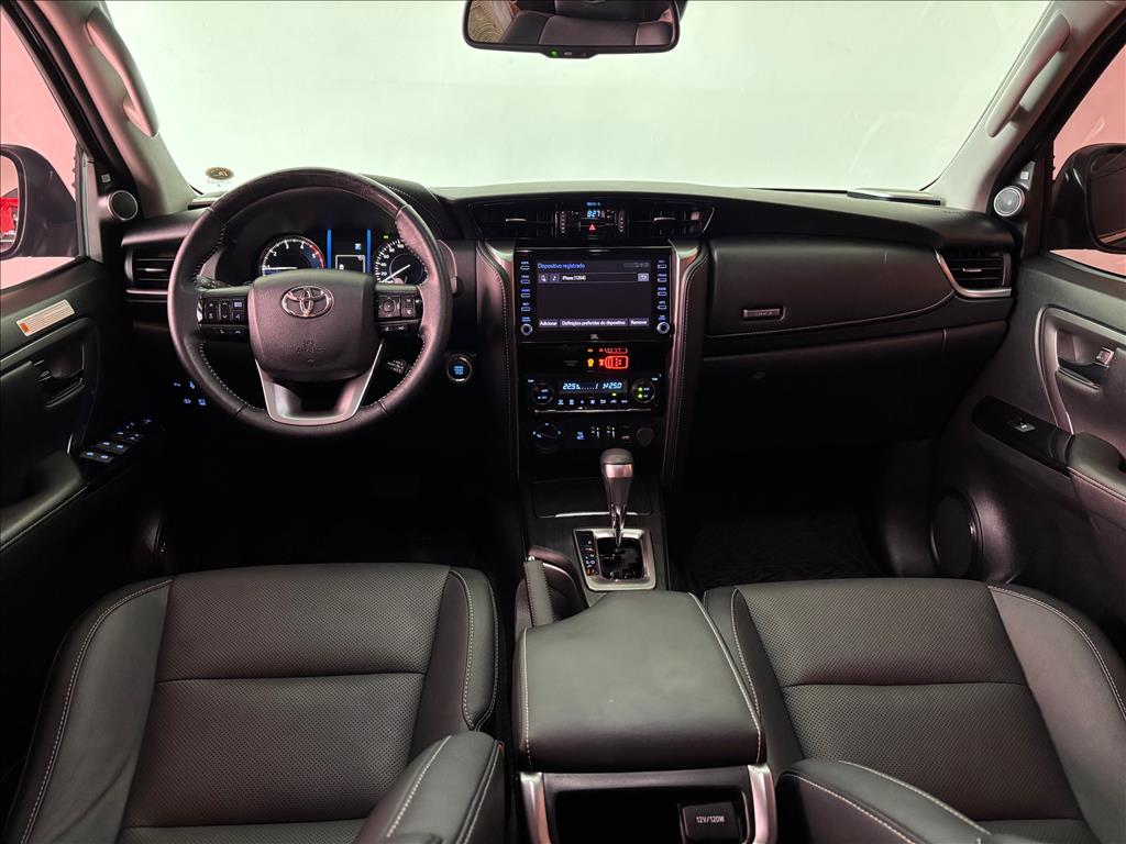 TOYOTA HILUX SW4 2.8 D-4D TURBO DIESEL SRX 7L 4X4 AUTOMÁTICO-7 - Paraná Veículos Campinas - Veículos novos e seminovos com qualidade e procedência - 0