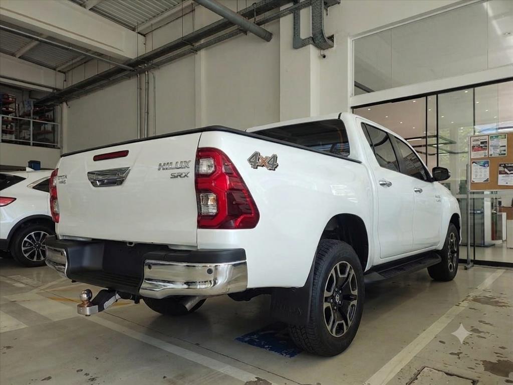 HILUX 2.8 D-4D TURBO DIESEL CD SRX 4X4 AUTOMÁTICO2