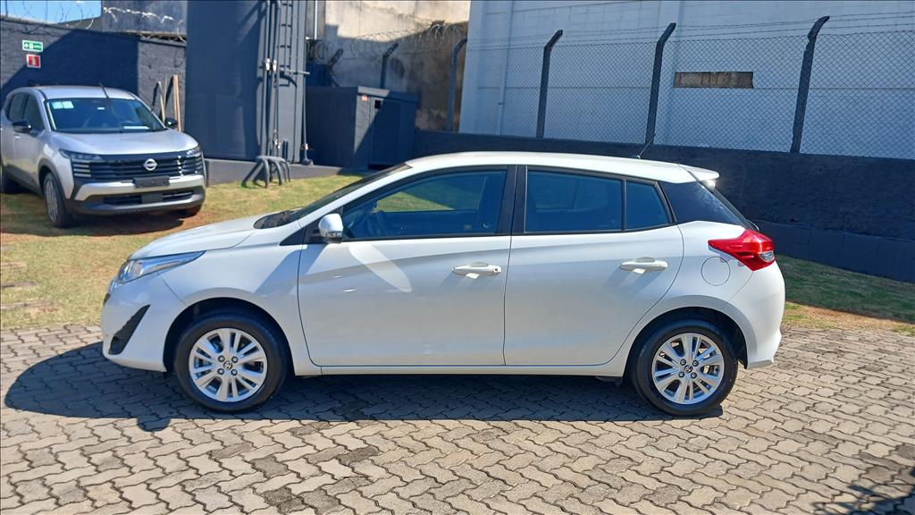 YARIS 1.5 16V FLEX XL MULTIDRIVE4
