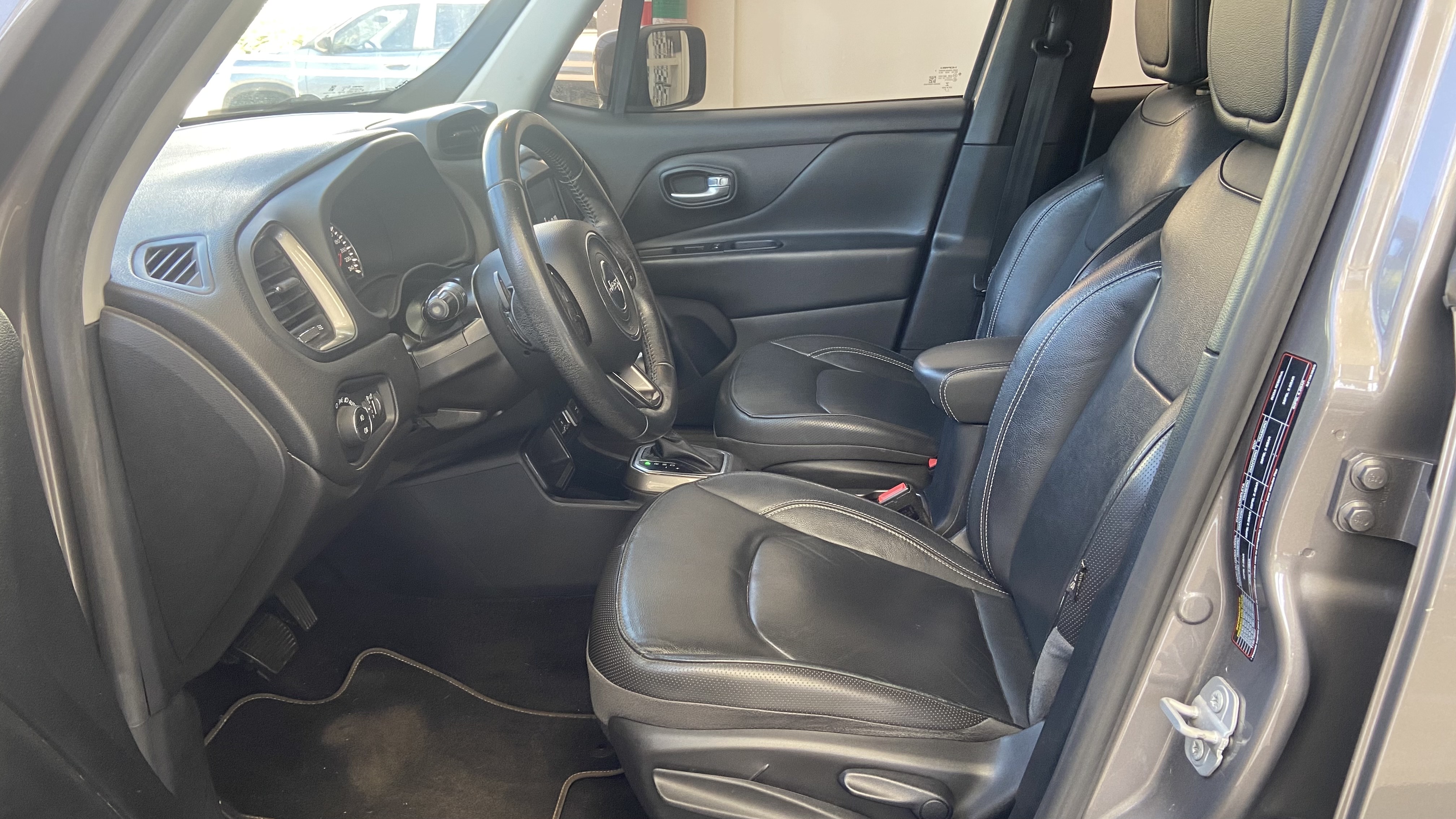 Jeep Renegade 1.8 16V Flex Limited 4P Automático - foto 9