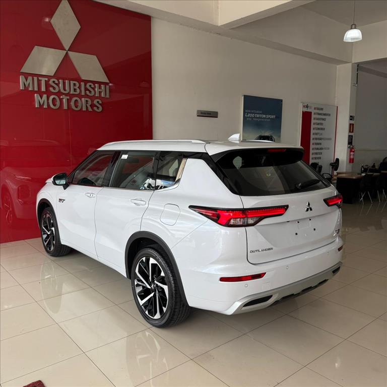 Mitsubishi-OUTLANDER-2.4 PHEV HPE-S S-AWC DHT