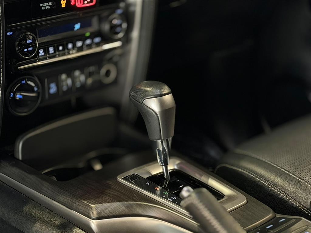 HILUX SW4 2.8 D-4D TURBO DIESEL SRX 7L 4X4 AUTOMÁTICO8