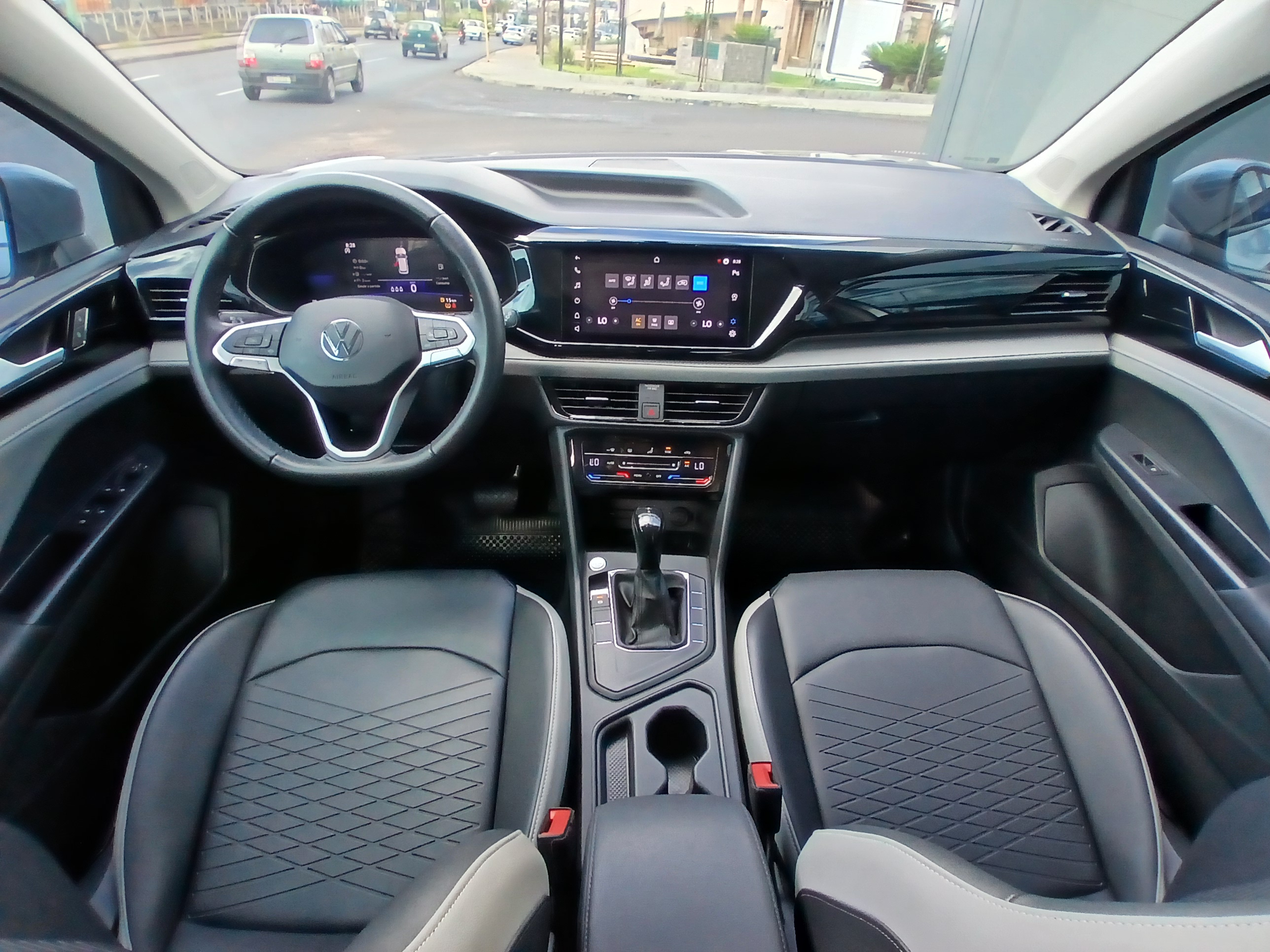 TAOS 1.4 250 TSI TOTAL FLEX COMFORTLINE AUTOMÁTICO8
